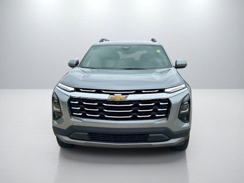 Used 2025 Chevrolet Equinox LT w/ Convenience Package II image 2