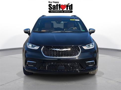 New 2026 Chrysler Pacifica Pinnacle image 8