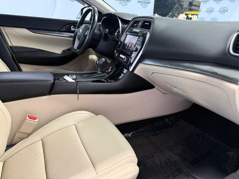 Used 2019 Nissan Maxima 3.5 SV w/ Illumination Package FWD image 25