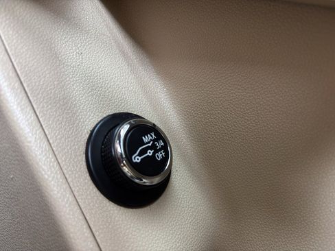Used 2019 Cadillac XT5 Luxury FWD image 23
