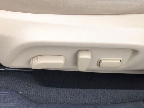 Used 2019 Subaru Outback 2.5i Limited w/ Popular Package #2 image 17