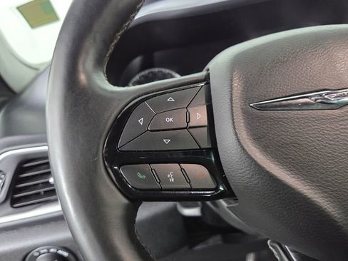 Used 2018 Chrysler Pacifica Touring-L Plus w/ S Appearance Package FWD image 18