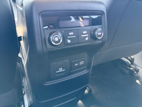 Used 2020 GMC Acadia Denali AWD/4WD image 22