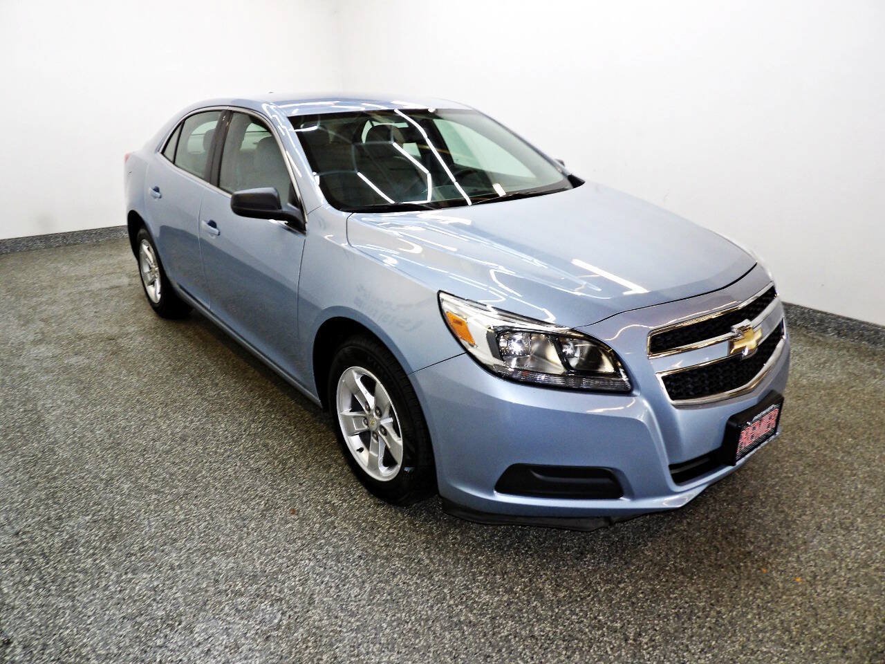 Used 2013 Chevrolet Malibu LS FWD image 3