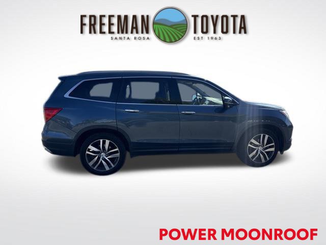 Used 2017 Honda Pilot Touring image 3