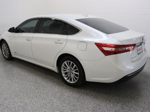 Used 2018 Toyota Avalon Limited FWD image 9