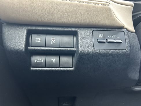 Used 2020 Toyota Avalon XLE image 20