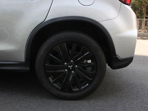 Used 2025 Mitsubishi Outlander Sport LE AWD/4WD image 10