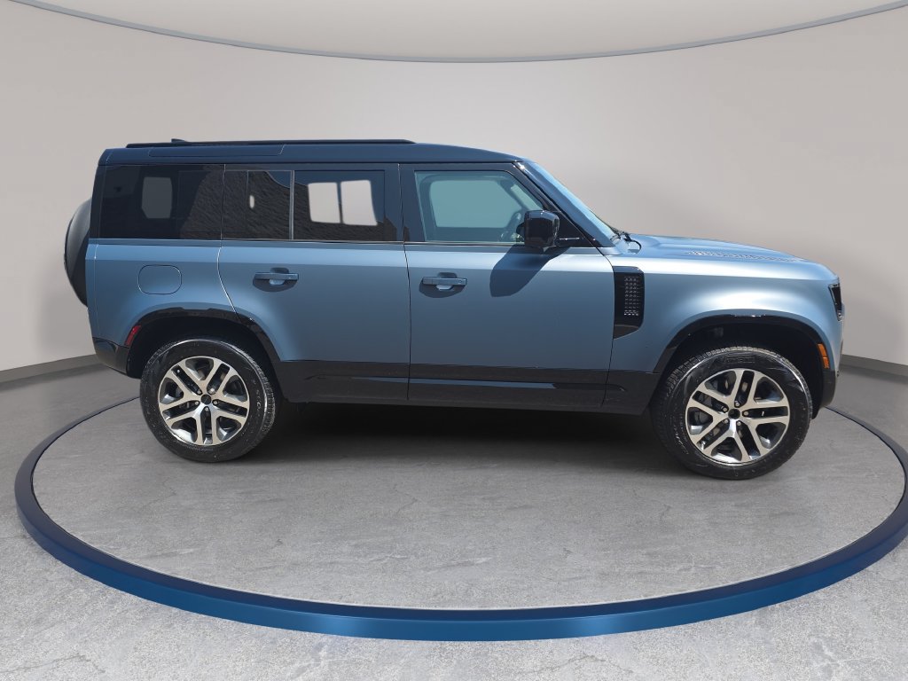 New 2026 Land Rover Defender 110 X-Dynamic SE AWD/4WD image 4