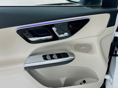 Certified 2025 Mercedes-Benz GLC 300 image 18