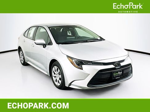 Used 2024 Toyota Corolla LE FWD image 1