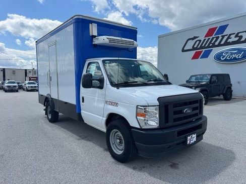 Used 2024 Ford E-350 and Econoline 350 Super Duty w/ Power Windows & Locks Group RWD image 7