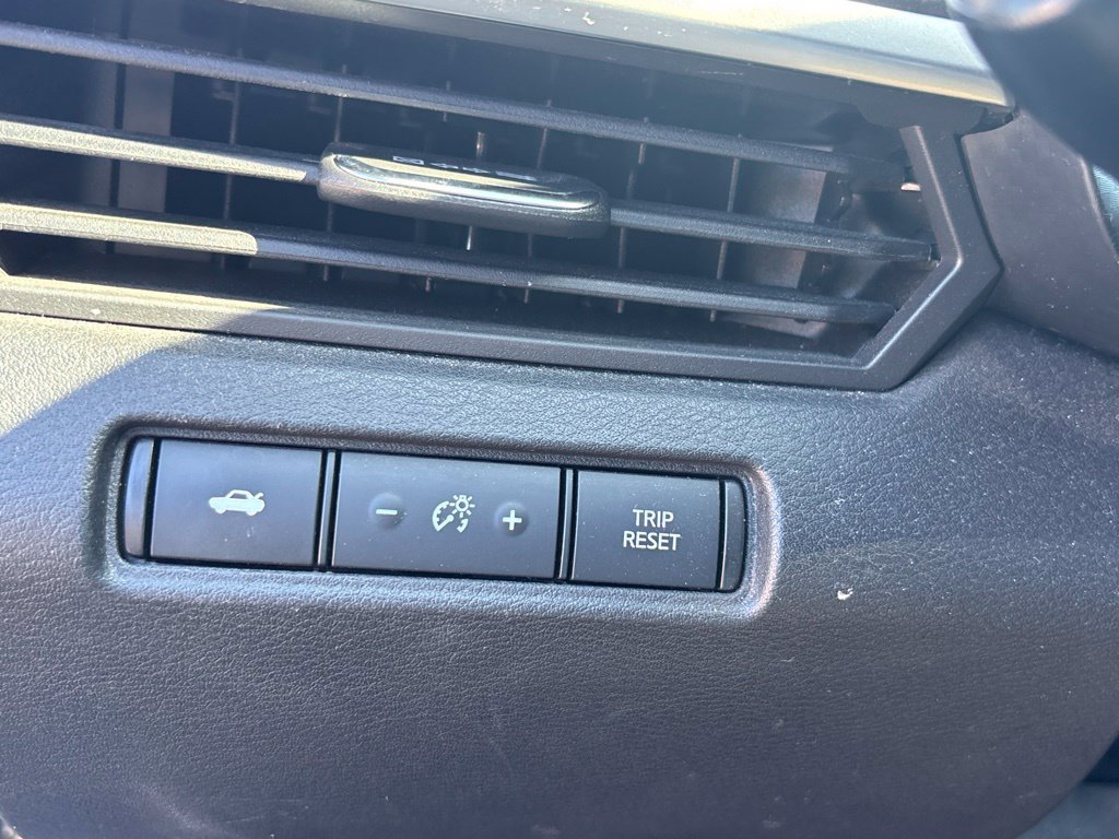 Used 2022 Nissan Altima 2.5 SR w/ Midnight Edition Package FWD image 17