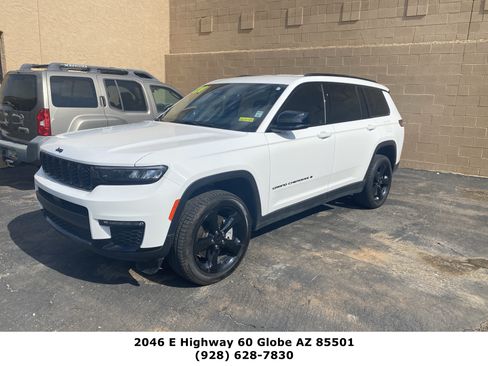Used 2024 Jeep Grand Cherokee L Limited w/ Black Appearance Package AWD/4WD image 1