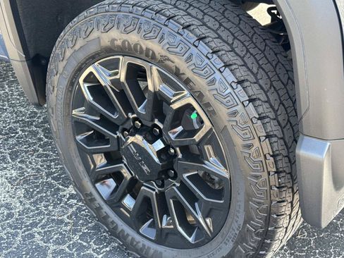 Used 2026 GMC Sierra 2500 Denali Ultimate AWD/4WD image 12