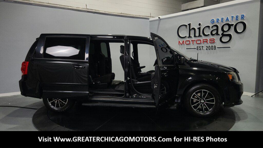 Used 2015 Dodge Grand Caravan SXT w/ Blacktop Package FWD image 15