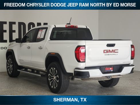 Used 2024 GMC Canyon Denali AWD/4WD image 3