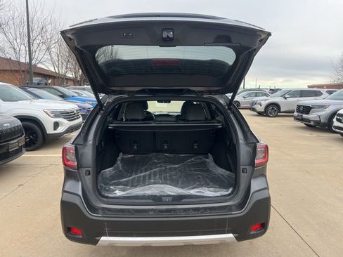 Used 2025 Subaru Outback Limited image 9
