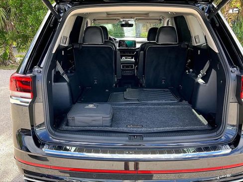 Certified 2024 Volkswagen Atlas SEL Premium R-Line AWD/4WD image 15