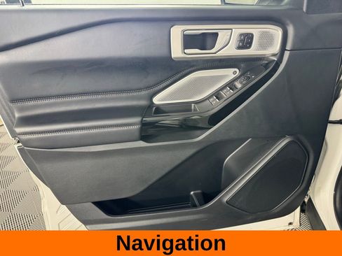 Used 2022 Ford Explorer Platinum w/ Equipment Group 601A image 10