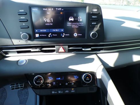 Certified 2025 Hyundai Elantra Sport FWD image 23