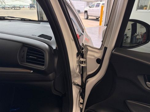 Used 2018 Honda Fit Sport image 27
