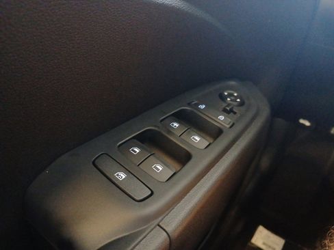 New 2026 Hyundai Venue SE image 18