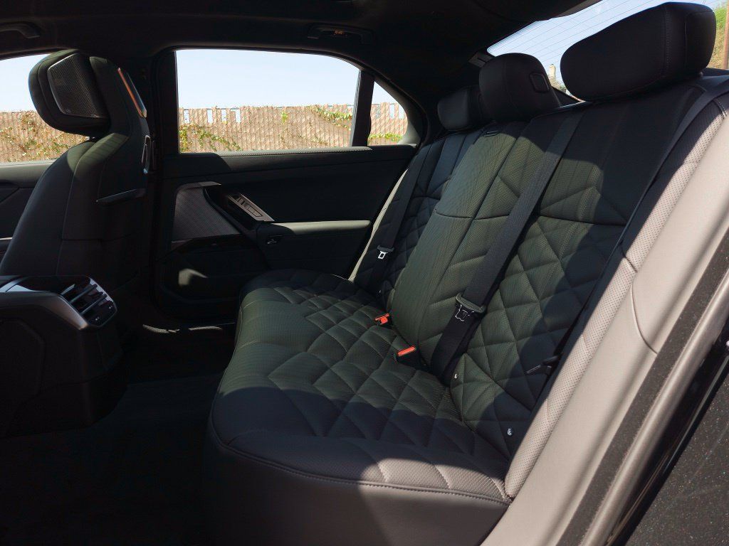 New 2027 BMW 740i w/ M Sport Package RWD image 7