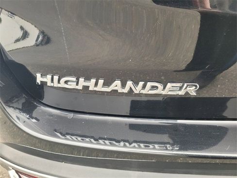 Used 2019 Toyota Highlander image 10