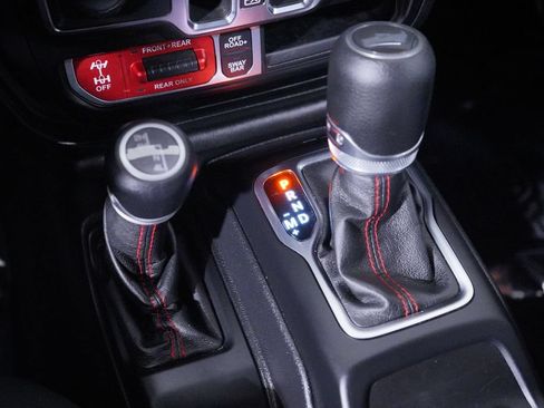 Used 2021 Jeep Wrangler Unlimited Rubicon AWD/4WD image 20