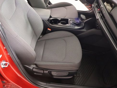 Used 2025 Kia K4 LXS image 12