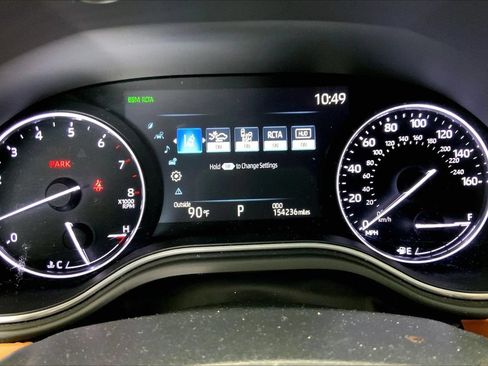 Used 2020 Toyota Avalon Limited FWD image 18