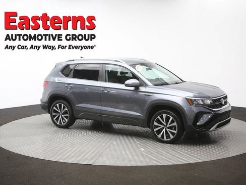 Used 2024 Volkswagen Taos SE FWD image 46