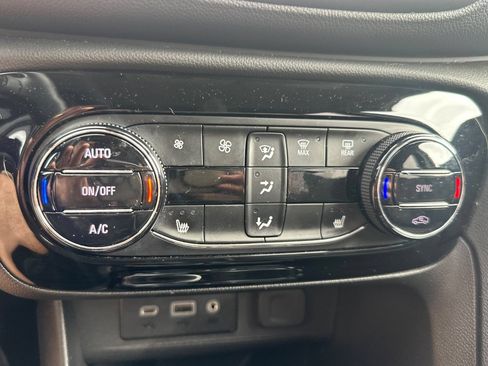 Used 2023 Buick Encore GX Select FWD image 27