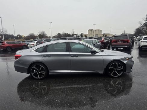 Used 2022 Honda Accord Sport image 9
