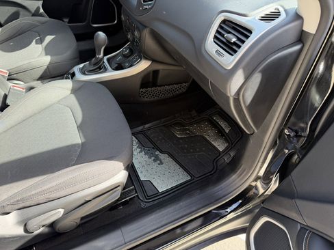 Used 2018 Jeep Compass Sport w/ Tech Group image 19