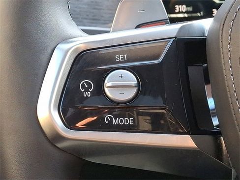 Used 2025 BMW 740i xDrive w/ Premium Package image 22