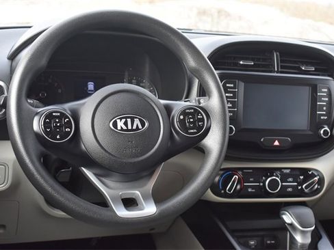 Certified 2021 Kia Soul LX image 17