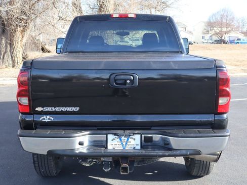 Used 2007 Chevrolet Silverado 2500 LT w/ Heavy-Duty Power Package image 6