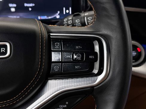 Used 2022 Jeep Grand Wagoneer Series III w/ Flexible Seating Group image 40