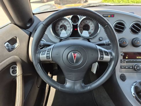 Used 2006 Pontiac Solstice Convertible w/ Premium Package RWD image 19