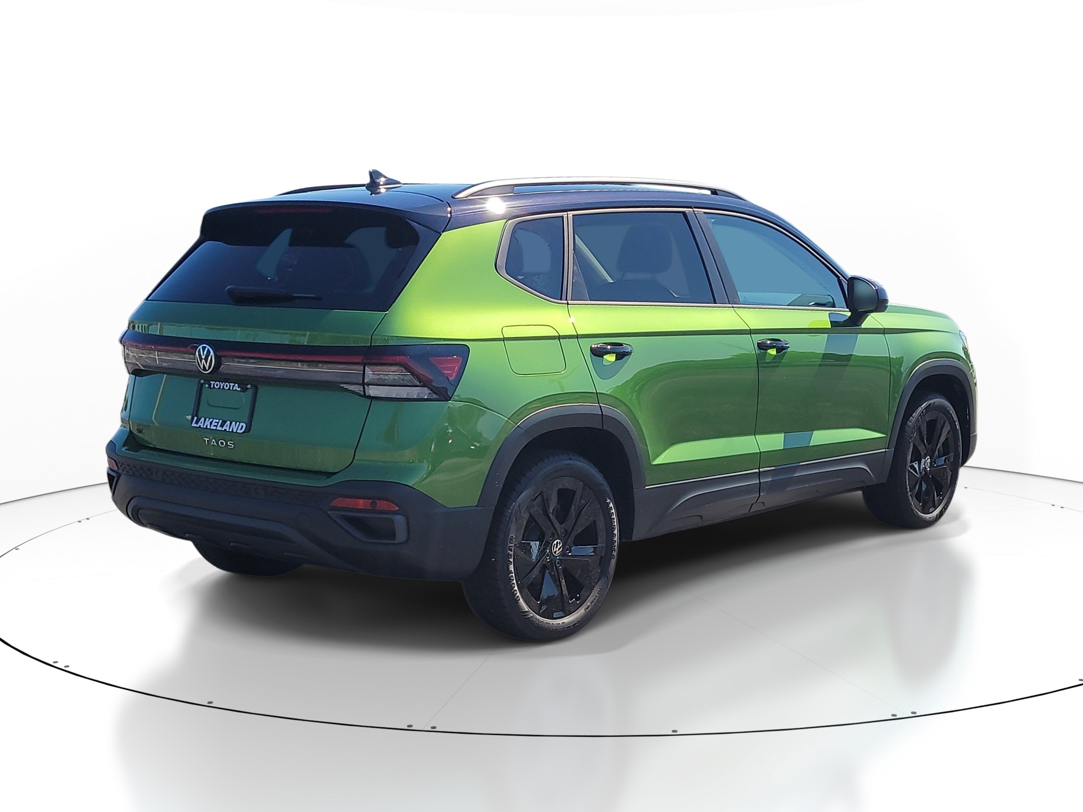 Used 2026 Volkswagen Taos SE FWD image 7