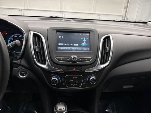 Used 2018 Chevrolet Equinox LT image 14
