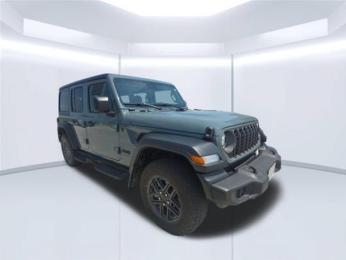 Used 2024 Jeep Wrangler Unlimited Sport AWD/4WD image 10