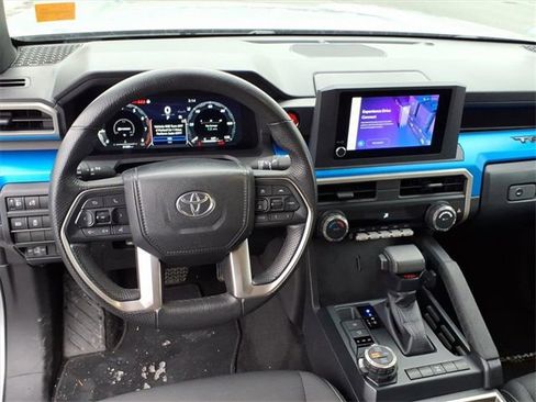 Used 2024 Toyota Tacoma TRD Off-Road image 10