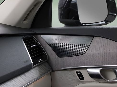 Used 2023 Volvo XC90 B6 Plus w/ Protection Package Premier image 28