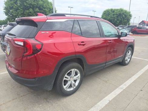 Used 2022 GMC Terrain SLE w/ Driver Convenience Package AWD/4WD image 8