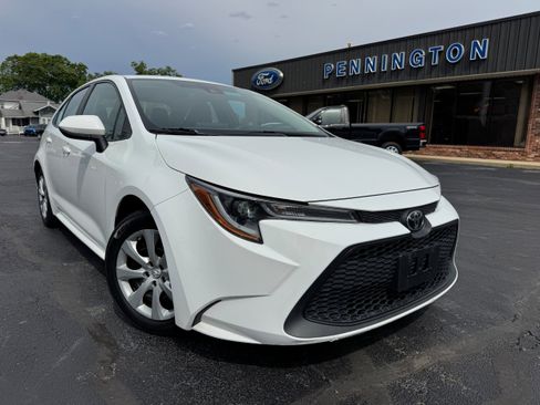 Used 2021 Toyota Corolla LE FWD image 1