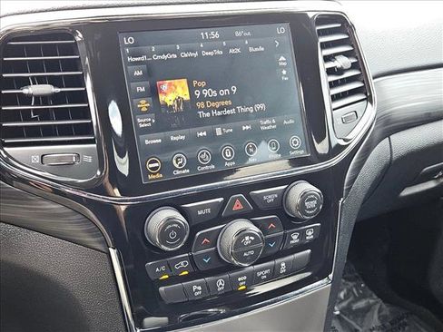 Used 2022 Jeep Grand Cherokee Laredo X image 14