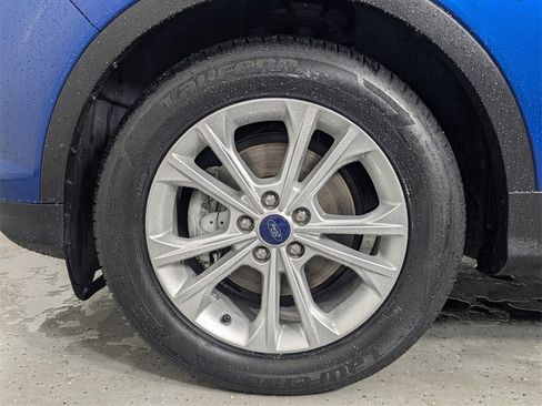 Used 2017 Ford Escape SE w/ SE Cold Weather Package image 9